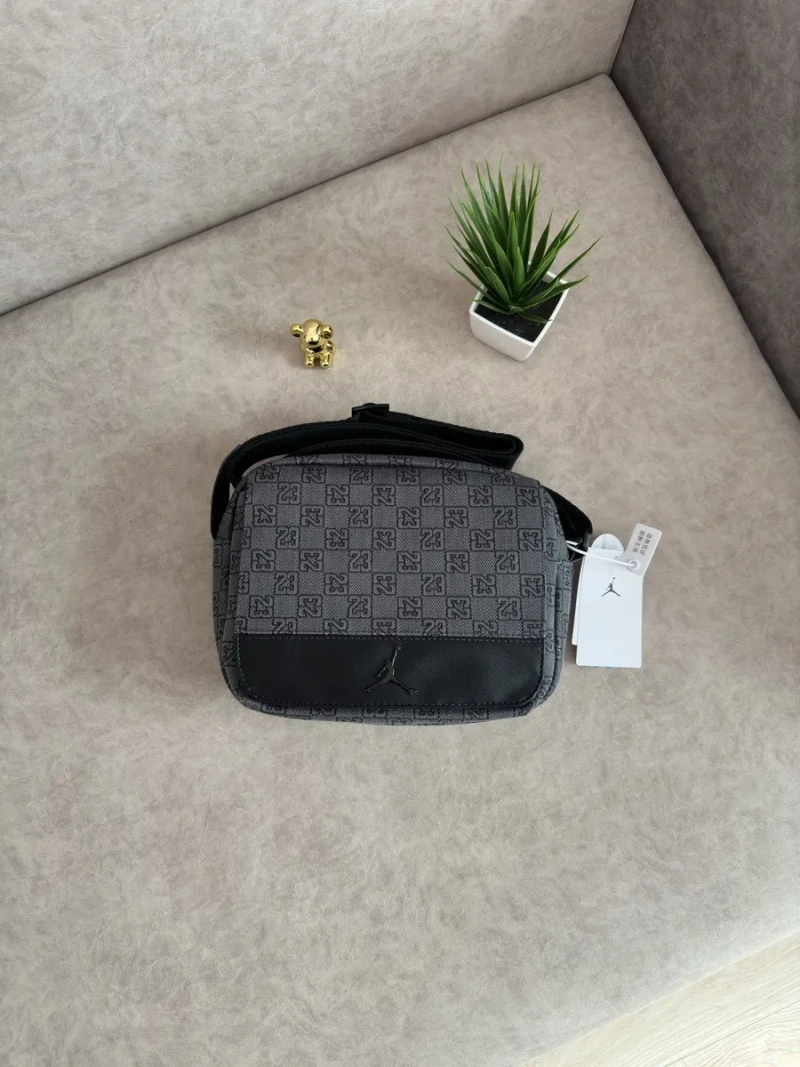 Сумка Air Jordan Monogram Crossbody | Nike, найк, джордан месенджер — фото 4