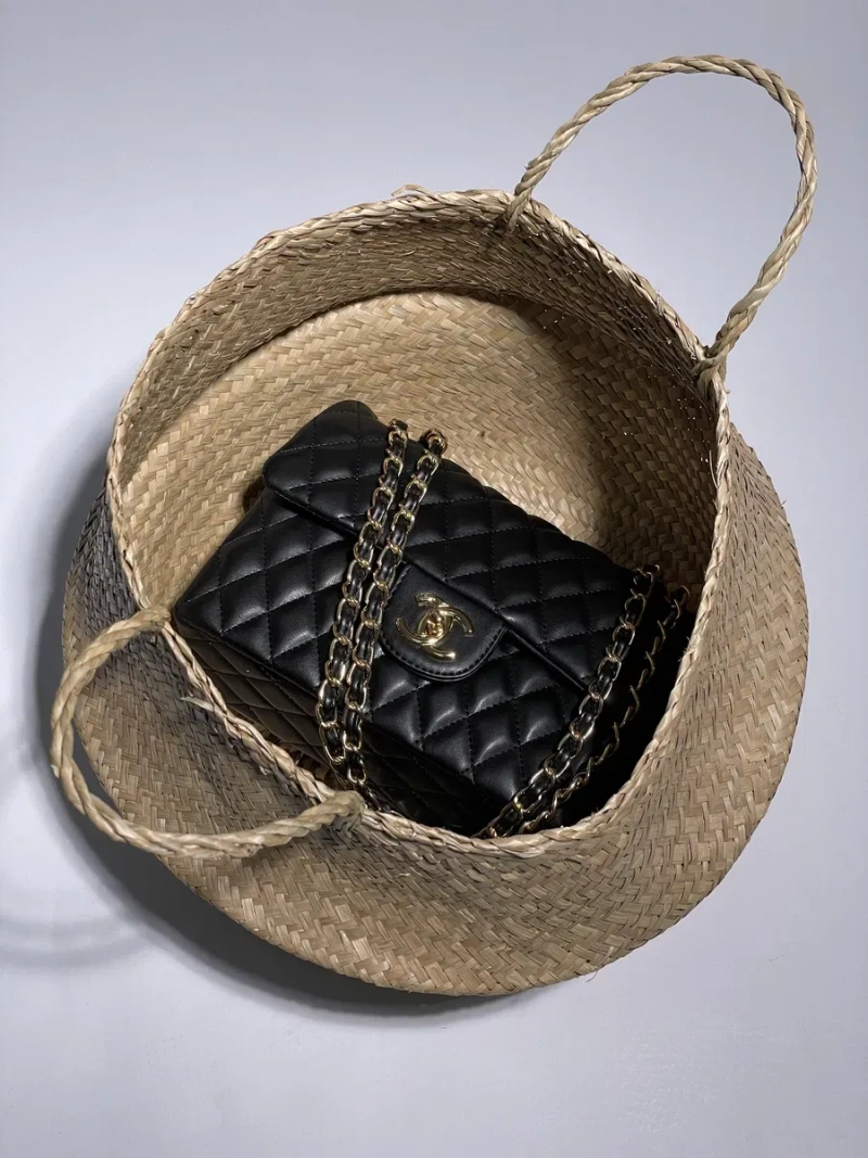 Сумка Chanel 2.55 чорна із золотом женская сумка кроссбоди на цепочке жіноча шанель клатч чорная люкс — фото 4