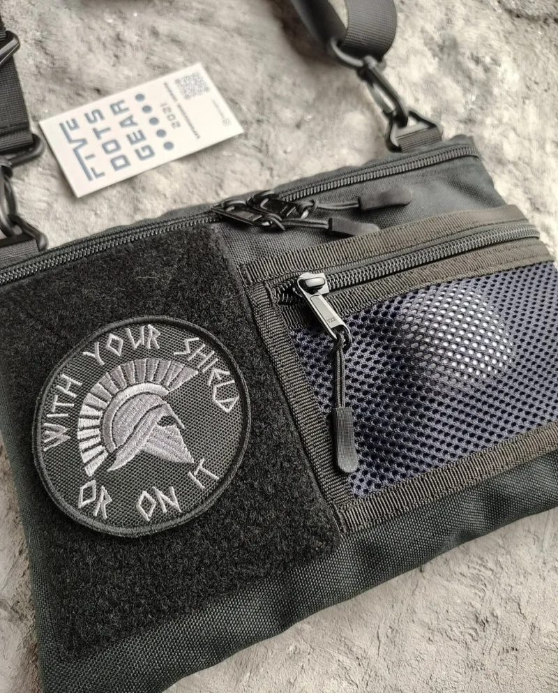Сумка через плече cordura з велкро для патчів сіткою крос-боді унісекс пласка c панелью полем липучкой кроссбоди на плечо mesh плоская городская edc — фото 8