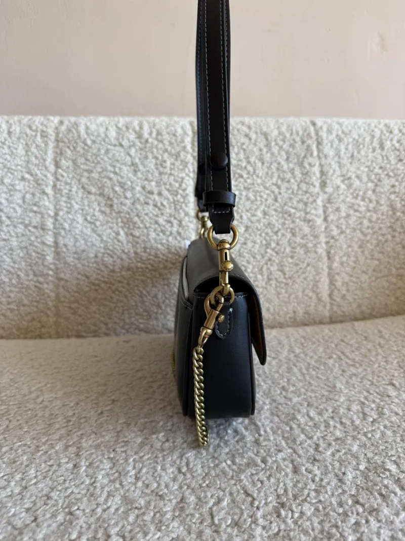 Сумка Coach Brook Flap Chain Bag шкіряна — фото 5