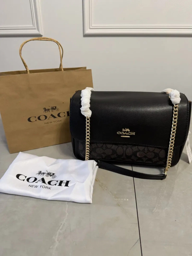 Сумка Coach Elodie — фото 3