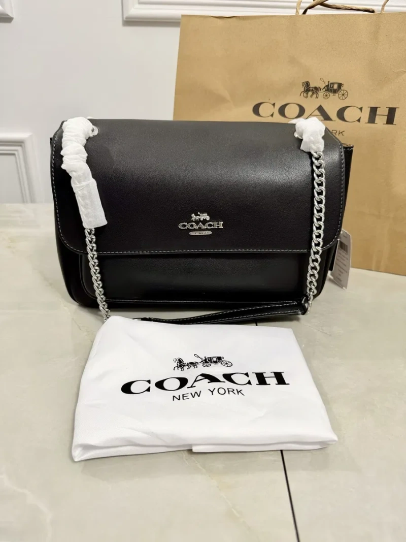 Сумка Coach Elodie — фото 4