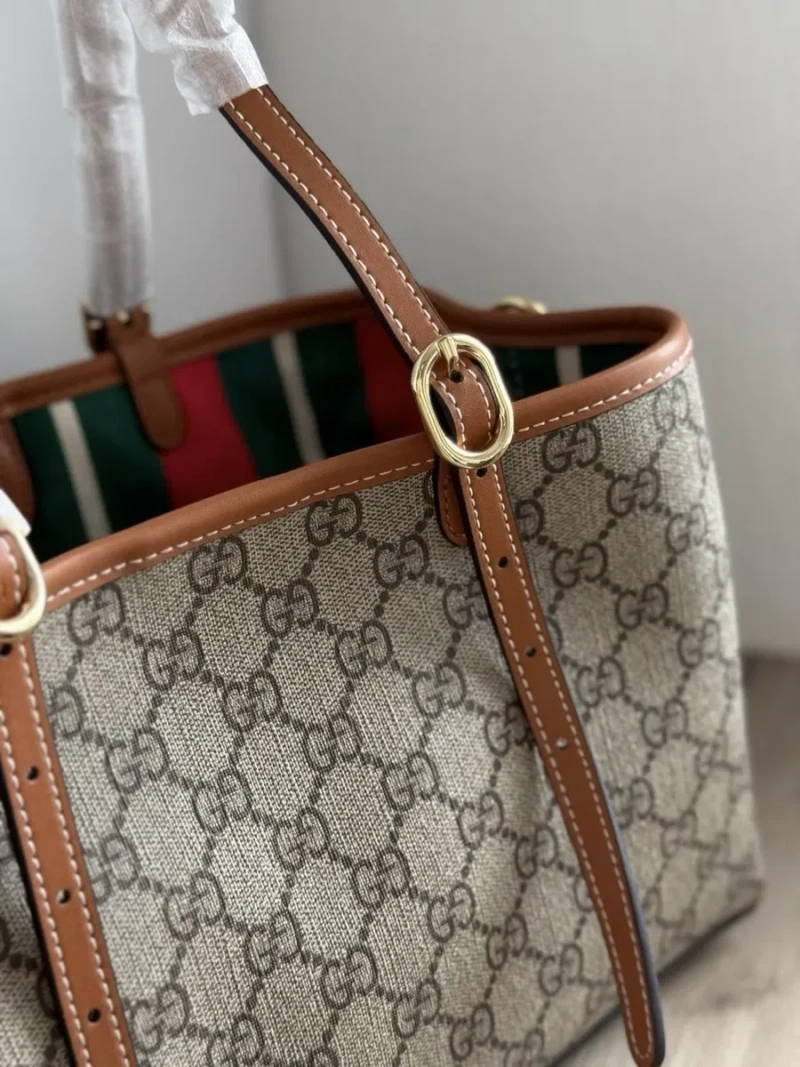 Сумка Gucci Emblem medium tote bag, жіноча сумка гучі тоут емблем, шкіряна сумка — фото 5