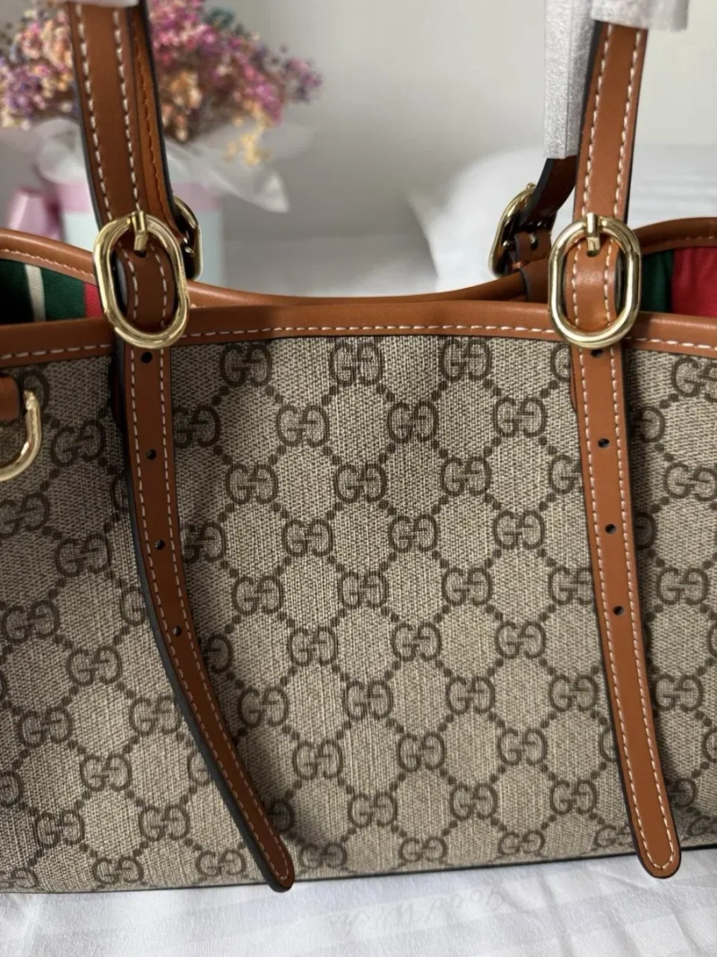 Сумка Gucci Emblem medium tote bag, жіноча сумка гучі тоут емблем, шкіряна сумка — фото 6