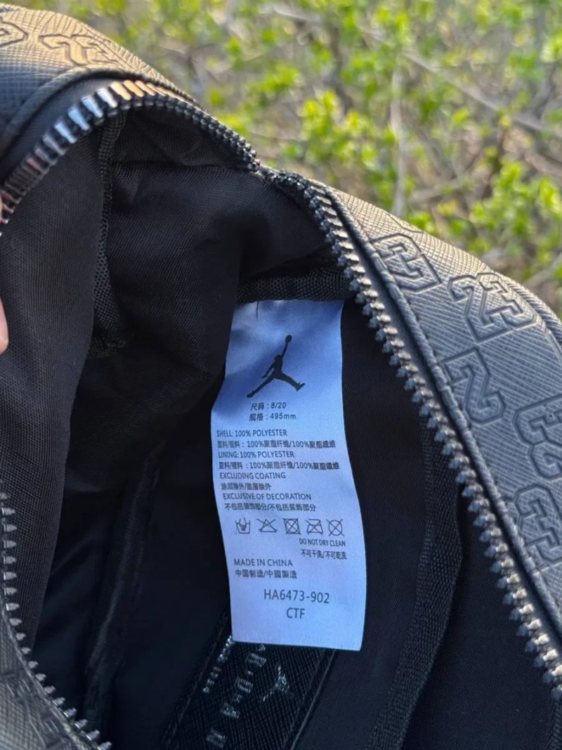 Сумка Jordan Monogram через плечо черная барсетка Джордан 23 монограм | Барсетка Джордан Монограм беля кожаная мужская через плечо черная сумка Jordan — фото 8