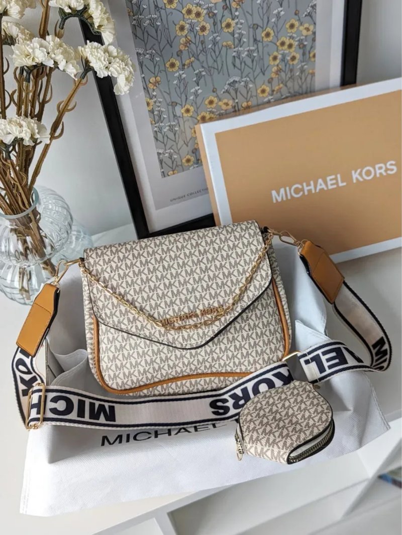 Сумка кросс боді Michael Kors в кольорах — фото 3