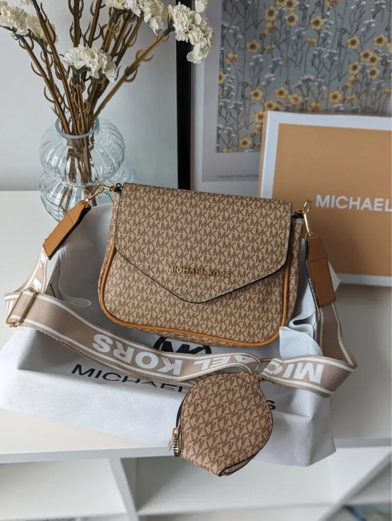 Сумка кросс боді Michael Kors в кольорах — фото 4