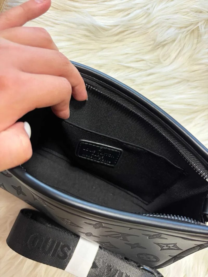 Сумка Louis Vuitton через плече | Бананка LV | Стильна барсетка Луї Віттон — фото 8