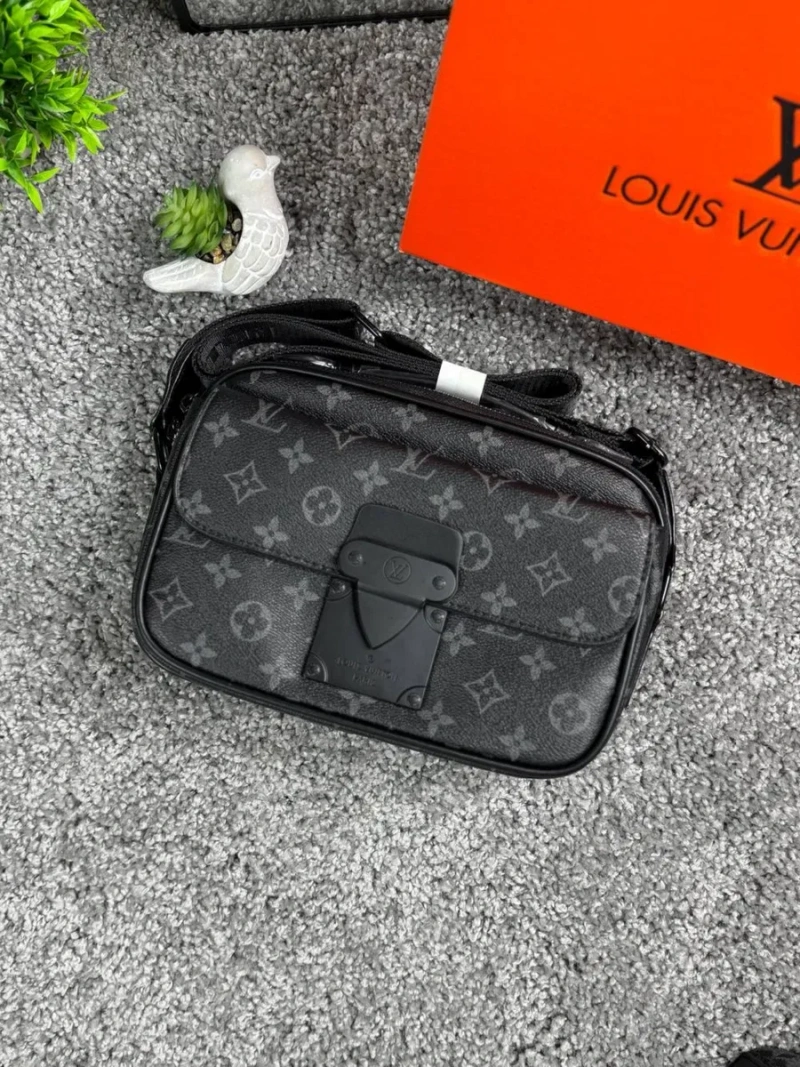 Сумка Louis Vuitton черная мужская кожная сумка LV через плечо барсетка Луи Витон барсетка Лв | Сумка чоловіча шкіряна Луї Вітон чорна ЛВ сумка LV — фото 3