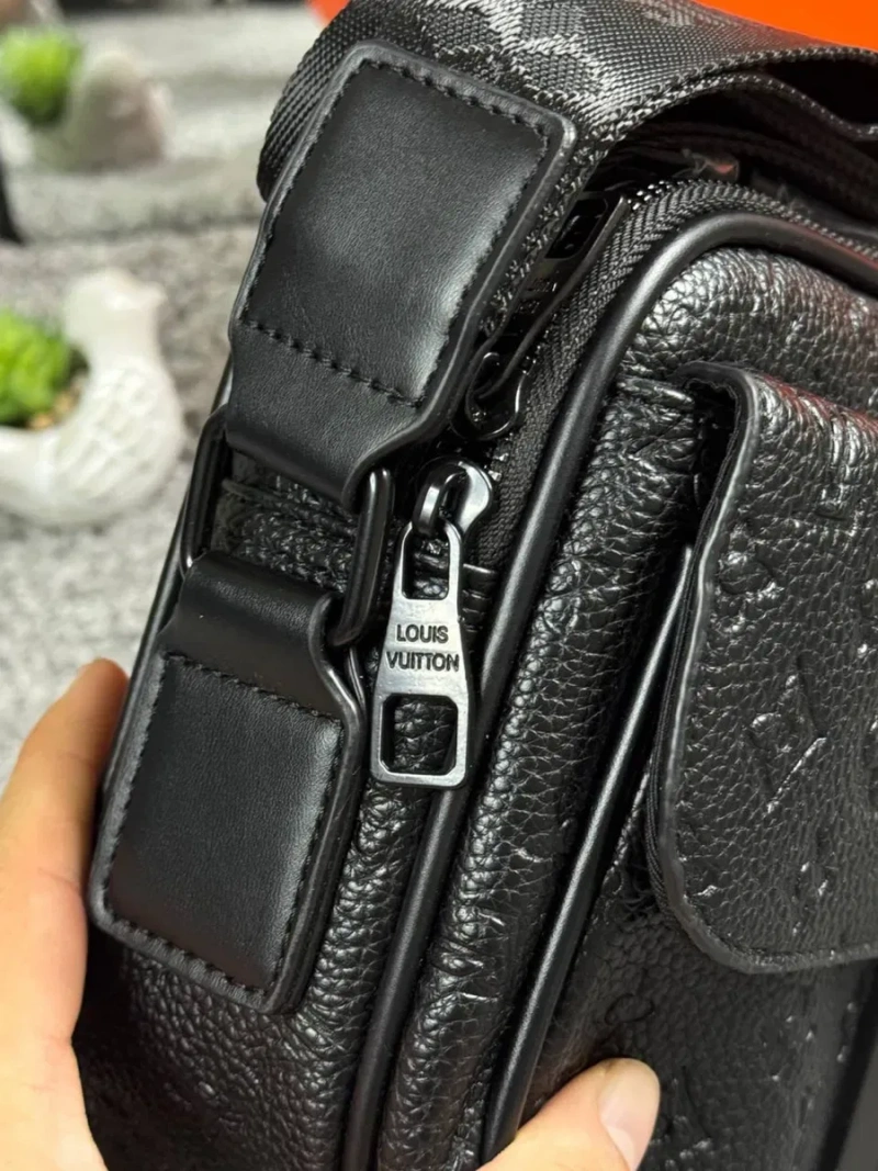 Сумка Louis Vuitton черная мужская кожная сумка LV через плечо барсетка Луи Витон барсетка Лв | Сумка чоловіча шкіряна Луї Вітон чорна ЛВ сумка LV — фото 4