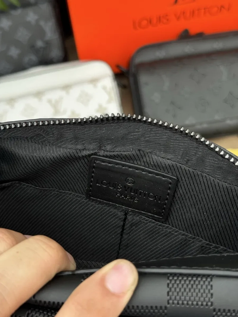 Сумка Louis Vuitton черная мужская сумка Лв спортивная через плечо кожаная барсетка Луи Витон | Сумка чоловіча Louis Vuitton біла Луї Вітон — фото 3
