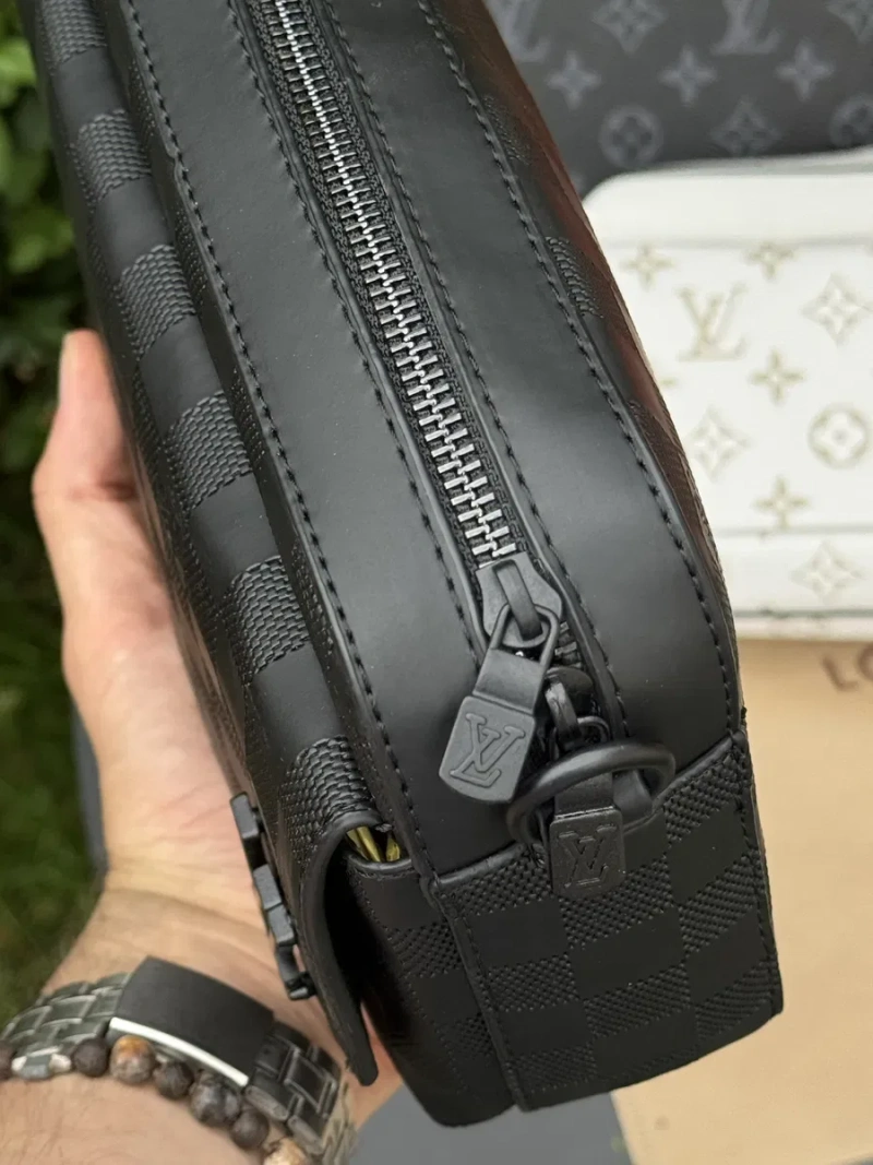 Сумка Louis Vuitton черная мужская сумка Лв спортивная через плечо кожаная барсетка Луи Витон | Сумка чоловіча Louis Vuitton біла Луї Вітон — фото 4