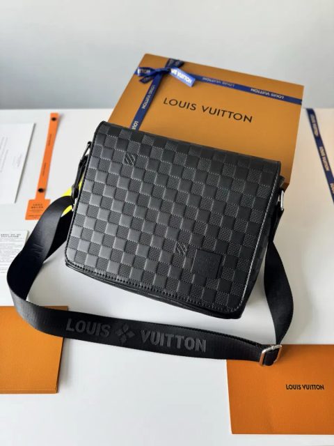 Сумка Louis Vuitton District, чоловічий месенджер луі вітон, мужская сумка через плечо, кожаная