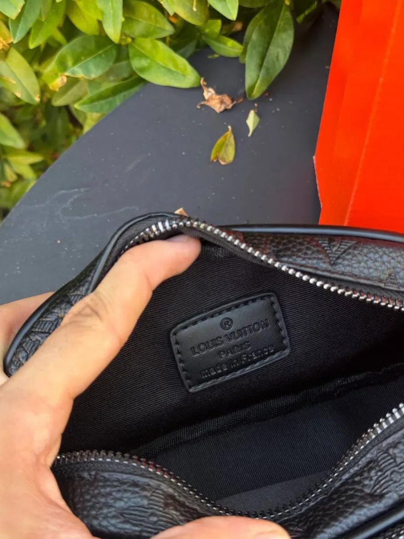Сумка Louis Vuitton кожаная мужская черная Lv спортивная Луи Витон | Сумка через плече чорна LV чоловіча барсетка Луї Вітон біла сумка Louis Vuitton — фото 4