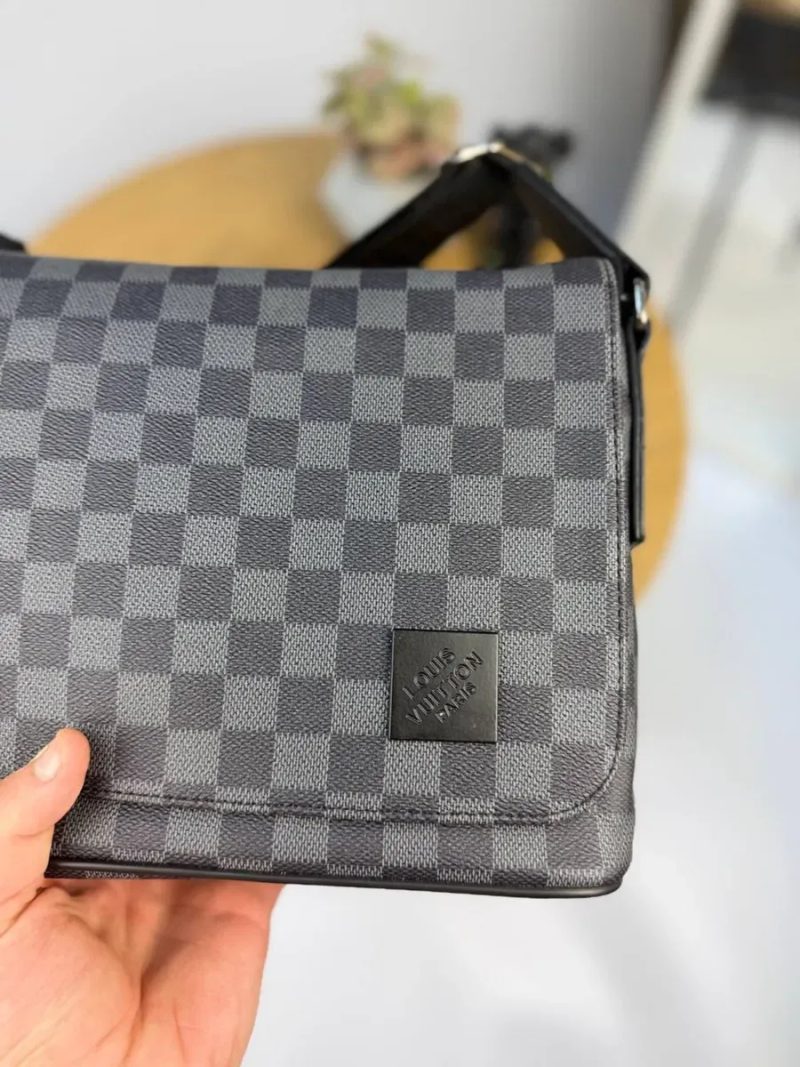 Сумка Louis Vuitton крос боді — фото 3