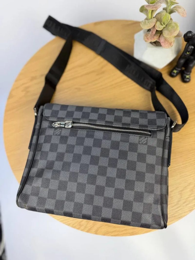 Сумка Louis Vuitton крос боді — фото 4