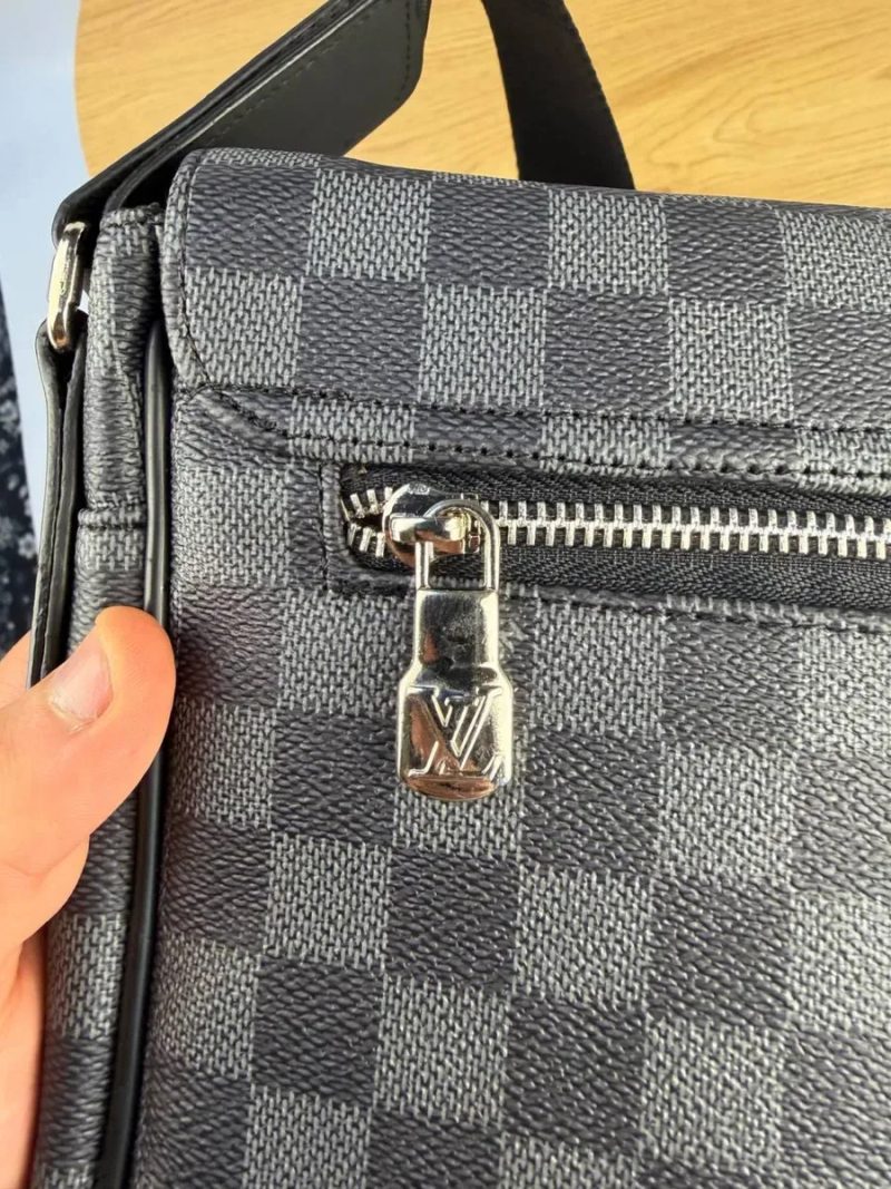 Сумка Louis Vuitton крос боді — фото 5