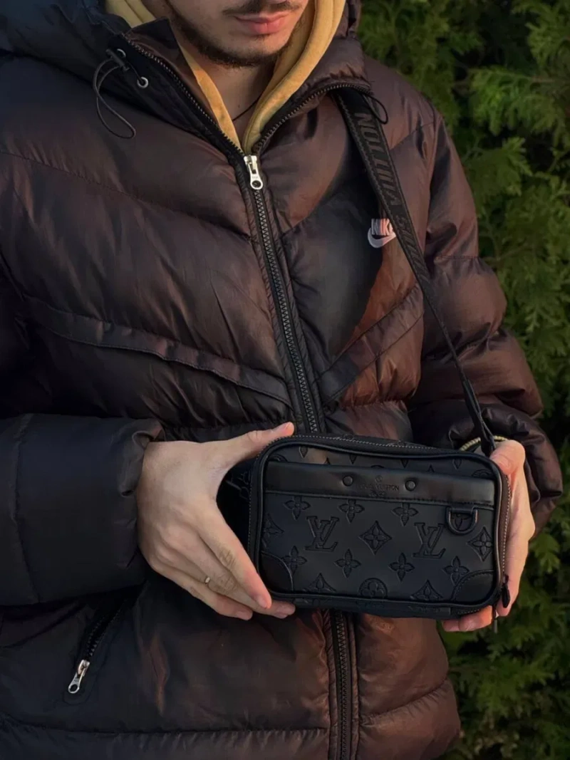 Сумка Louis Vuitton мужская черная барсетка LV барсетка Луи Витон | Барсетка шкіряна Луї Вітон чоловіча чорна сумка через плече Louis Vuitton чорна — фото 3