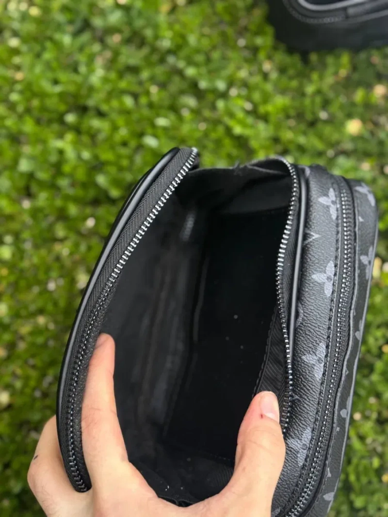 Сумка Louis Vuitton мужская черная барсетка LV барсетка Луи Витон | Барсетка шкіряна Луї Вітон чоловіча чорна сумка через плече Louis Vuitton чорна — фото 7