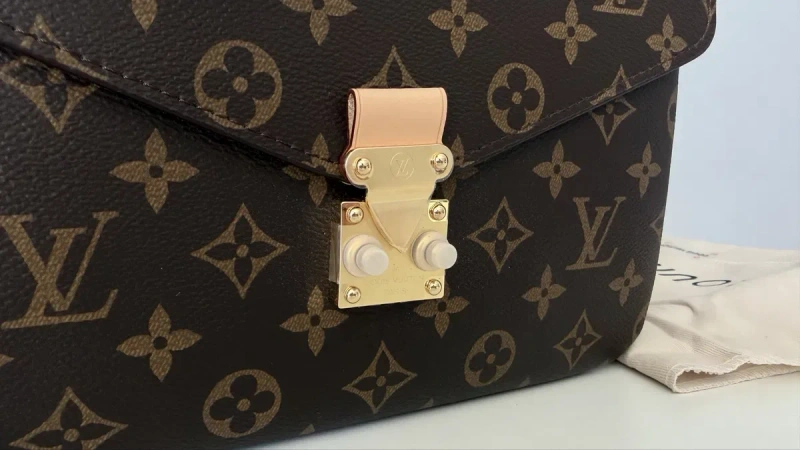 Сумка Louis Vuitton Pochette Metis — фото 2