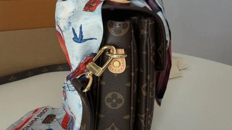 Сумка Louis Vuitton Pochette Metis — фото 3
