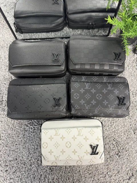 Сумка Louis Vuitton шкіряна чоловіча через плече Lv сумка Луи Витон Лв