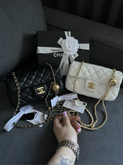 Сумка шкіряна chanel, шанель біла та чорна