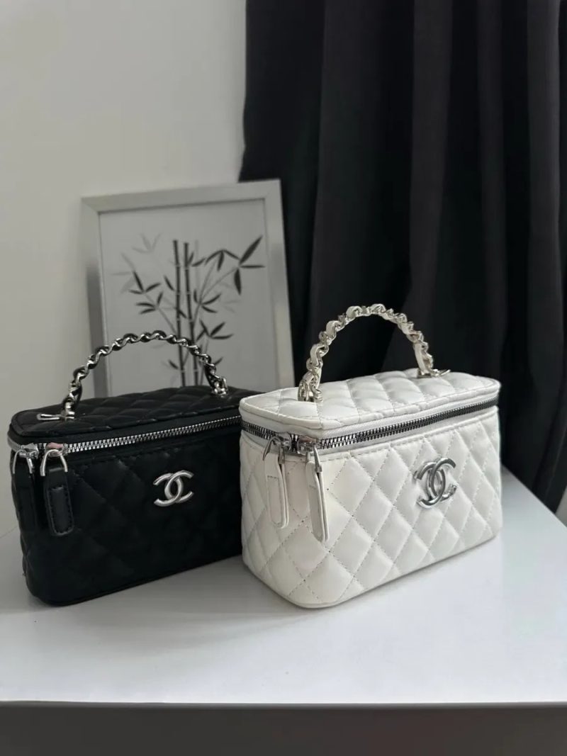 Сумка в стилі шанель chanel, популярна модна міні сумочка бочонок — фото 7