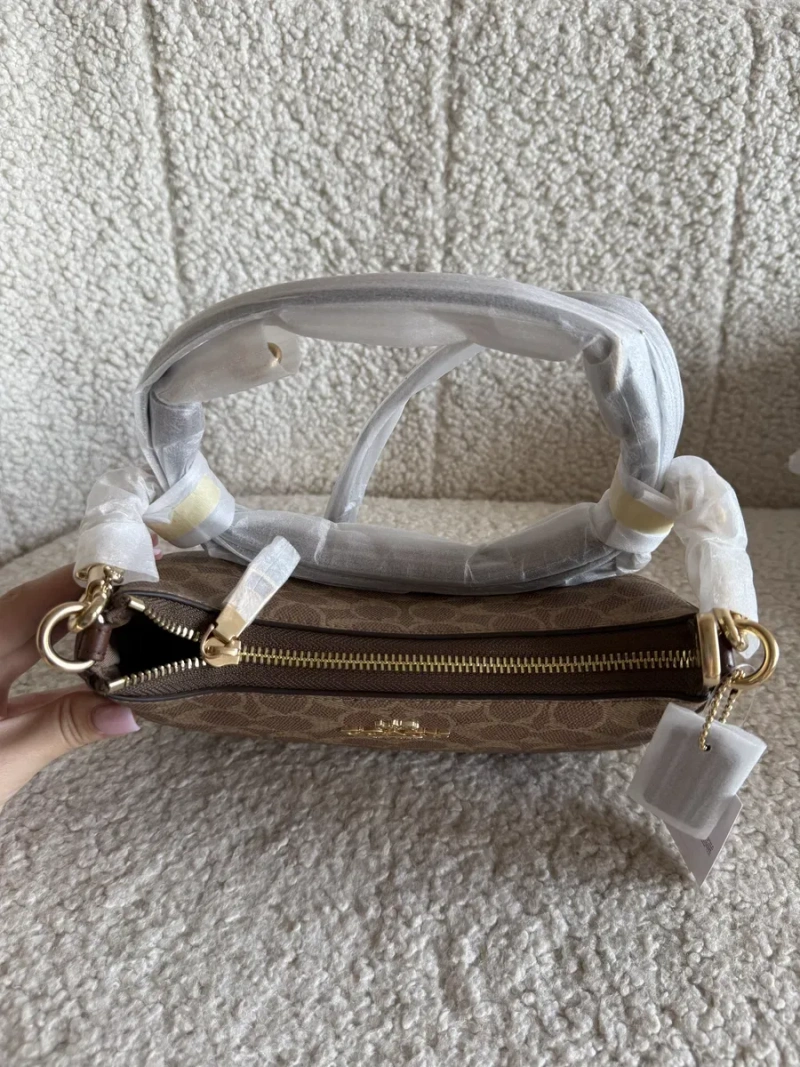 Сумка жіноча Coach Shoulder Teri — фото 6