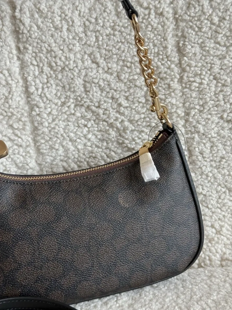 Сумка жіноча Coach Teri Shoulder Bag — фото 3