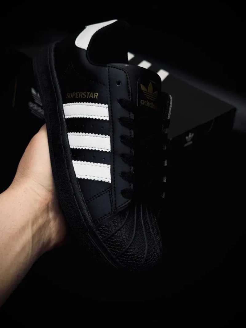 Суперстар адідас жіночі • чорні адідаси • adidas superstar натуральна шкіра • золотисті суперстари • кросовки жіночі підліткові адідас — фото 8