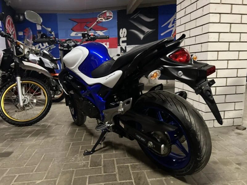 Suzuki Gladius 400 ABS 2011г. — фото 3