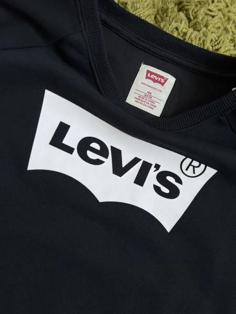 Світшот/кофта Levi's чорний XS-S оверсайз оригінал