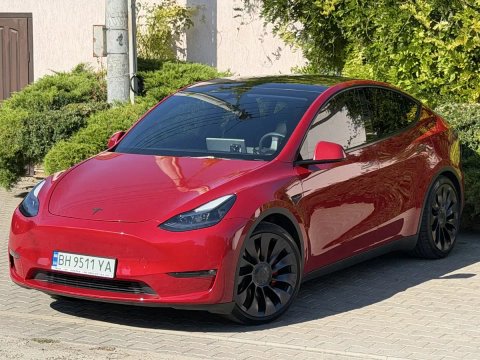 Tesla Model Y 2023 год Performance 60 тыс км