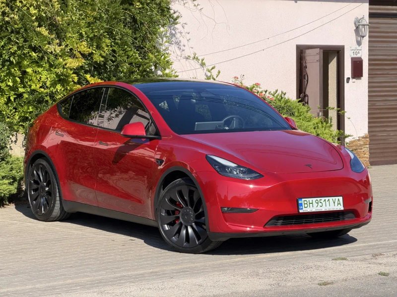 Tesla Model Y 2023 год Performance 60 тыс км — фото 3