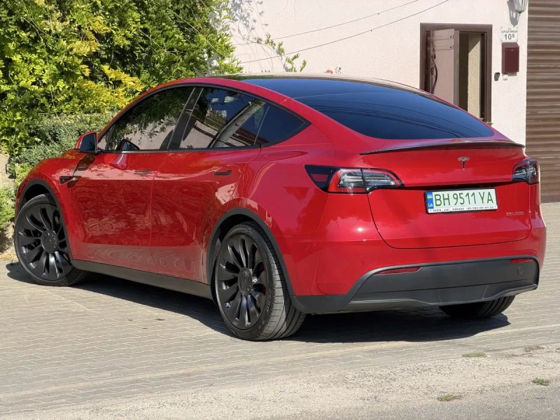 Tesla Model Y 2023 год Performance 60 тыс км — фото 4