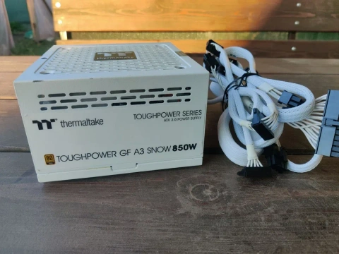 Thermaltake GF A3 SNOW 850W Gold Белоснежный блок питания
