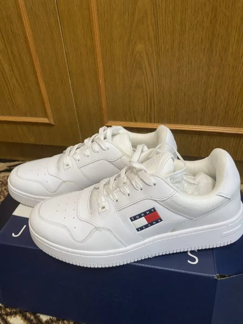 Tommy Hilfiger, жіночі кеди 42 розмір, устілка 27 см