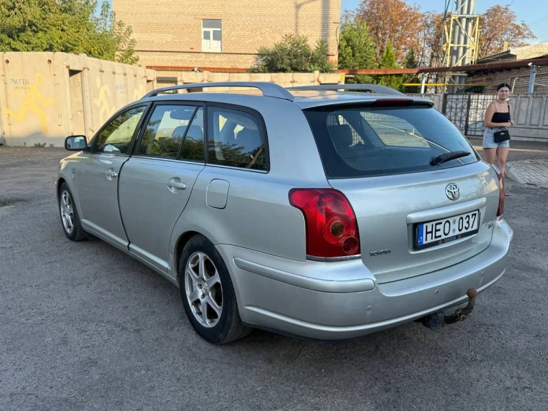 Тойота авенсис 2.0 д механіка — фото 2