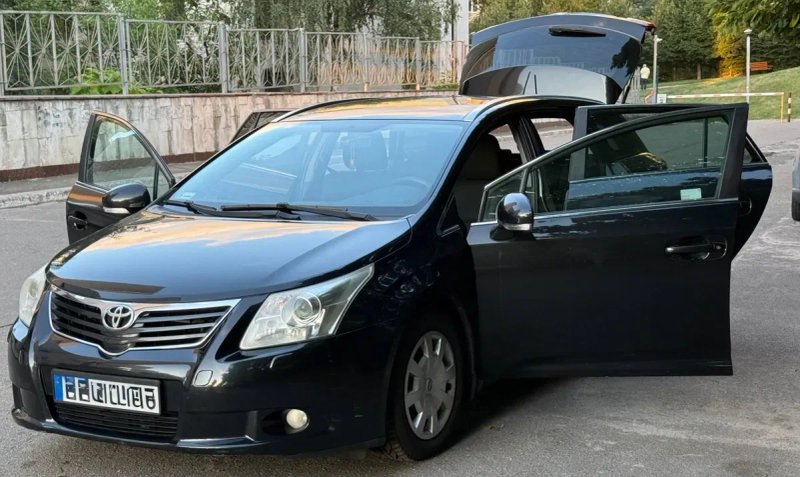 Toyota Avensis 2.0 TDI — фото 5
