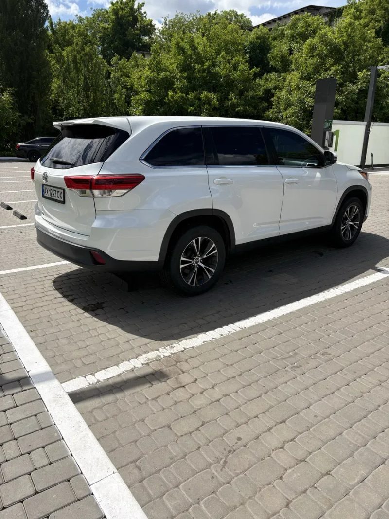 Toyota Highlander — фото 5