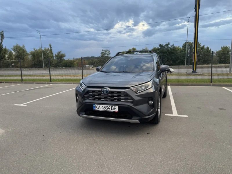 Toyota RAV4 2020 Гібрид — фото 2