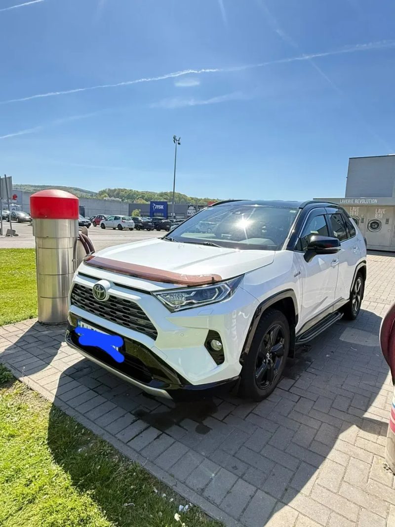 Toyota RAV4 Style 2019 Hybrid 2.5 AT (2wd)-- Оффициал,Идеальное состояние — фото 5
