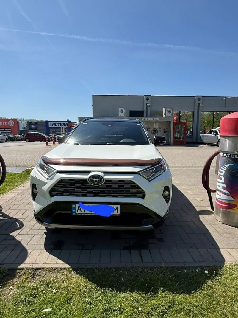 Toyota RAV4 Style 2019 Hybrid 2.5 AT (2wd)-- Оффициал,Идеальное состояние — фото 6