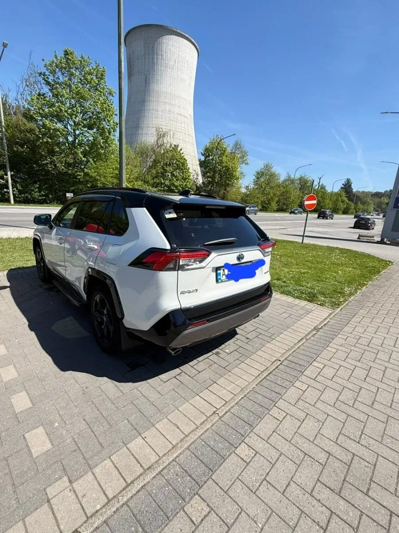 Toyota RAV4 Style 2019 Hybrid 2.5 AT (2wd)-- Оффициал,Идеальное состояние — фото 7