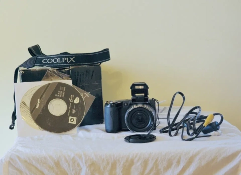 Цифровий фотоапарат Nikon Coolpix L110 (y2k стиль)