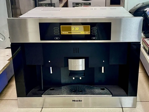 Вбудована кавомашина Miele CVA 4080
