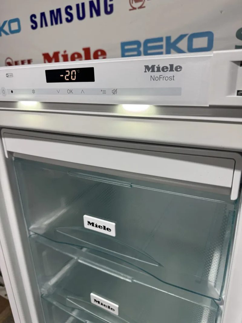Вбудована морозильна камера Miele FN 37402i (вмонтована) — фото 4