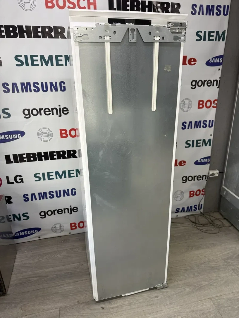 Вбудований холодильник Miele K7777c PerfectFresh Activ під забудову холодильна камера — фото 3