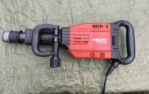 Відбійни молоток Hilti TE905-AVR бу